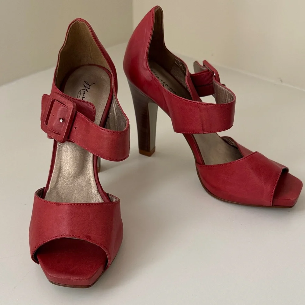 Mariana by Golc red leather high heeled sandals, 35.